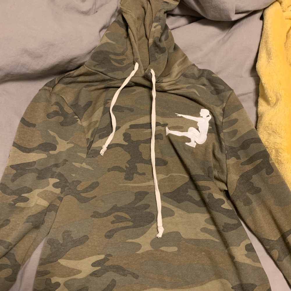 Suzie B fitness sweater